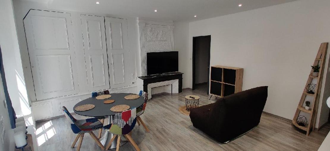 Appartement F2 Dans Le Centre Historique Le Puy-en-Velay Buitenkant foto